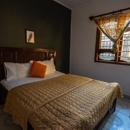 Bed and Breakfast Safari Adventures-House Arusha Esterno foto