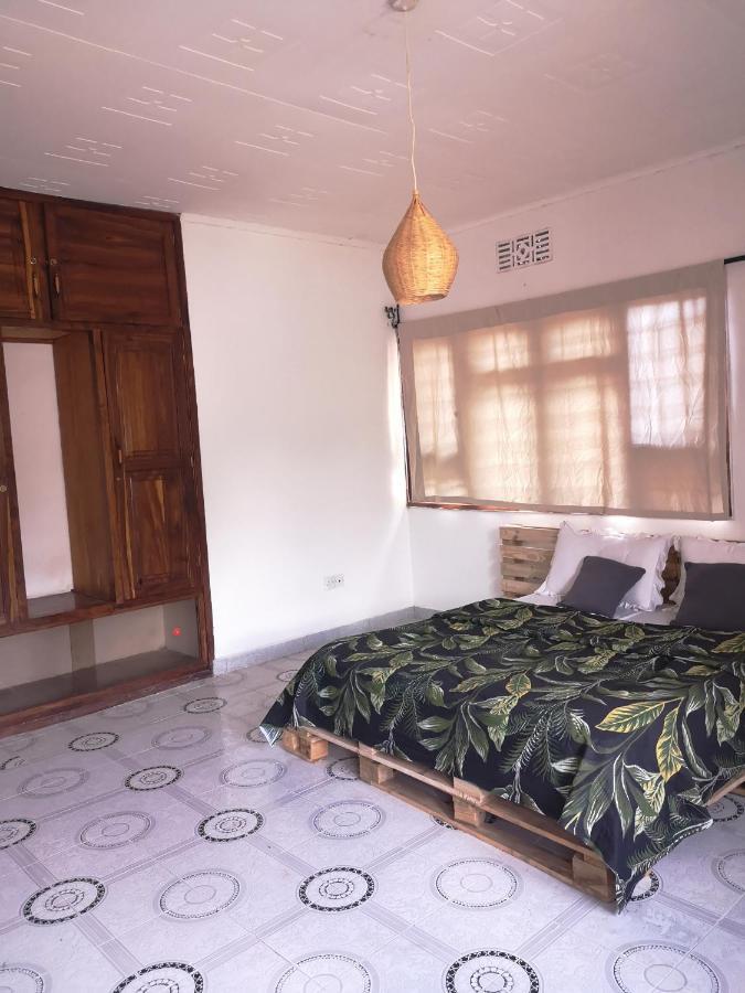 Bed and Breakfast Safari Adventures-House Arusha Esterno foto