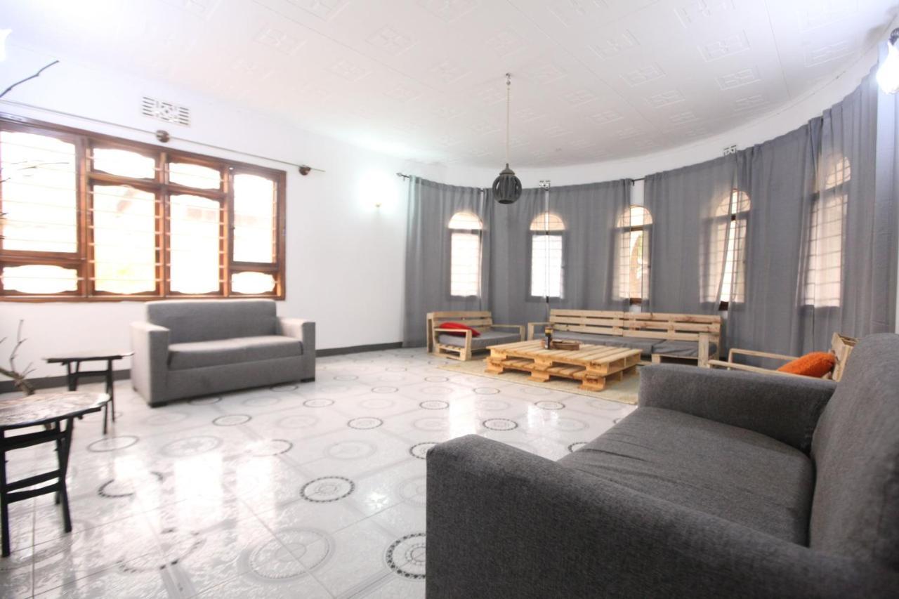 Bed and Breakfast Safari Adventures-House Arusha Esterno foto