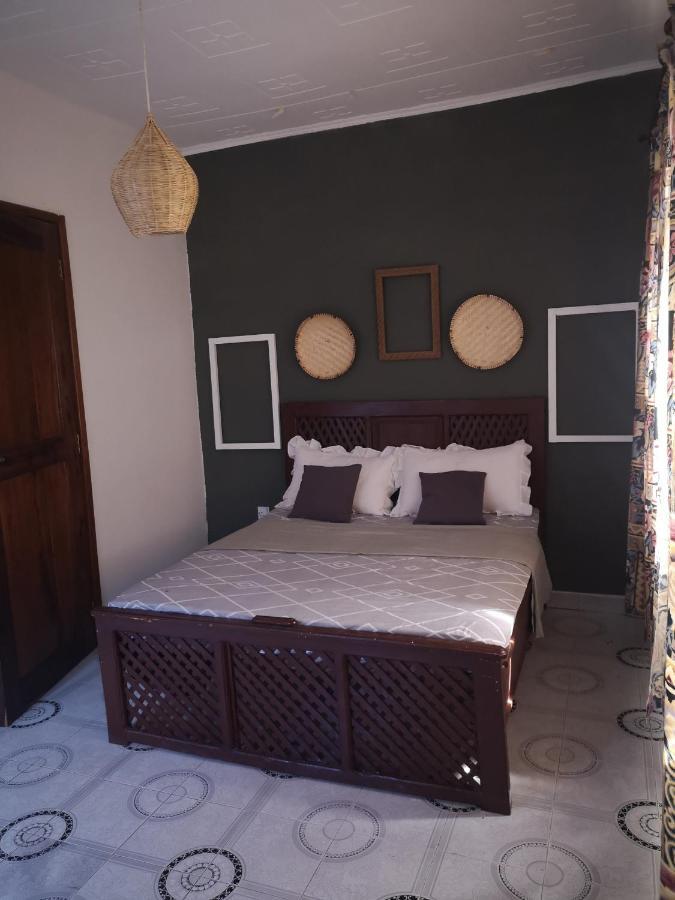 Bed and Breakfast Safari Adventures-House Arusha Esterno foto