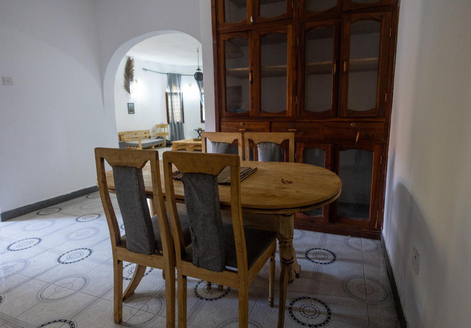 Bed and Breakfast Safari Adventures-House Arusha Esterno foto