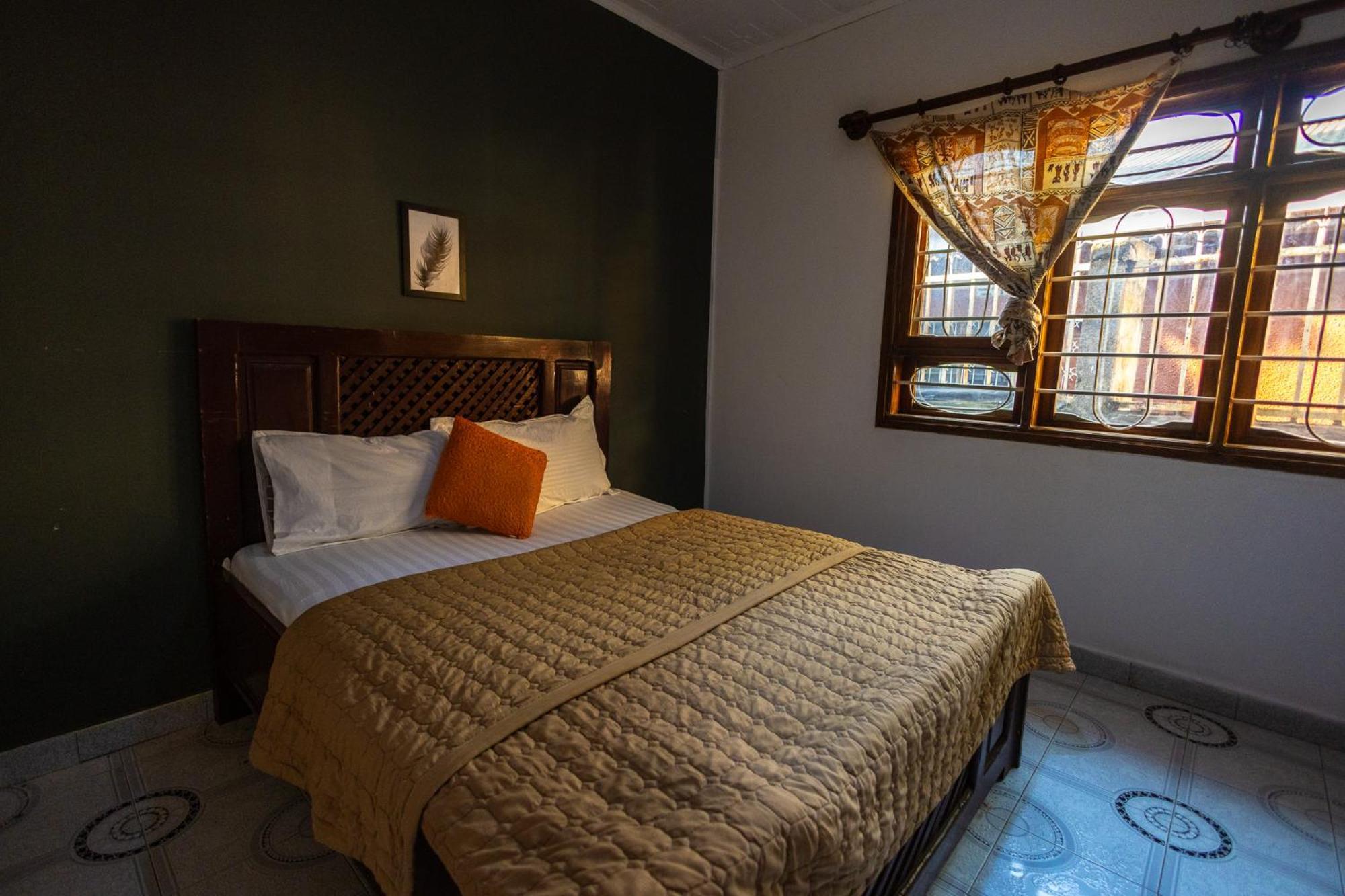 Bed and Breakfast Safari Adventures-House Arusha Esterno foto