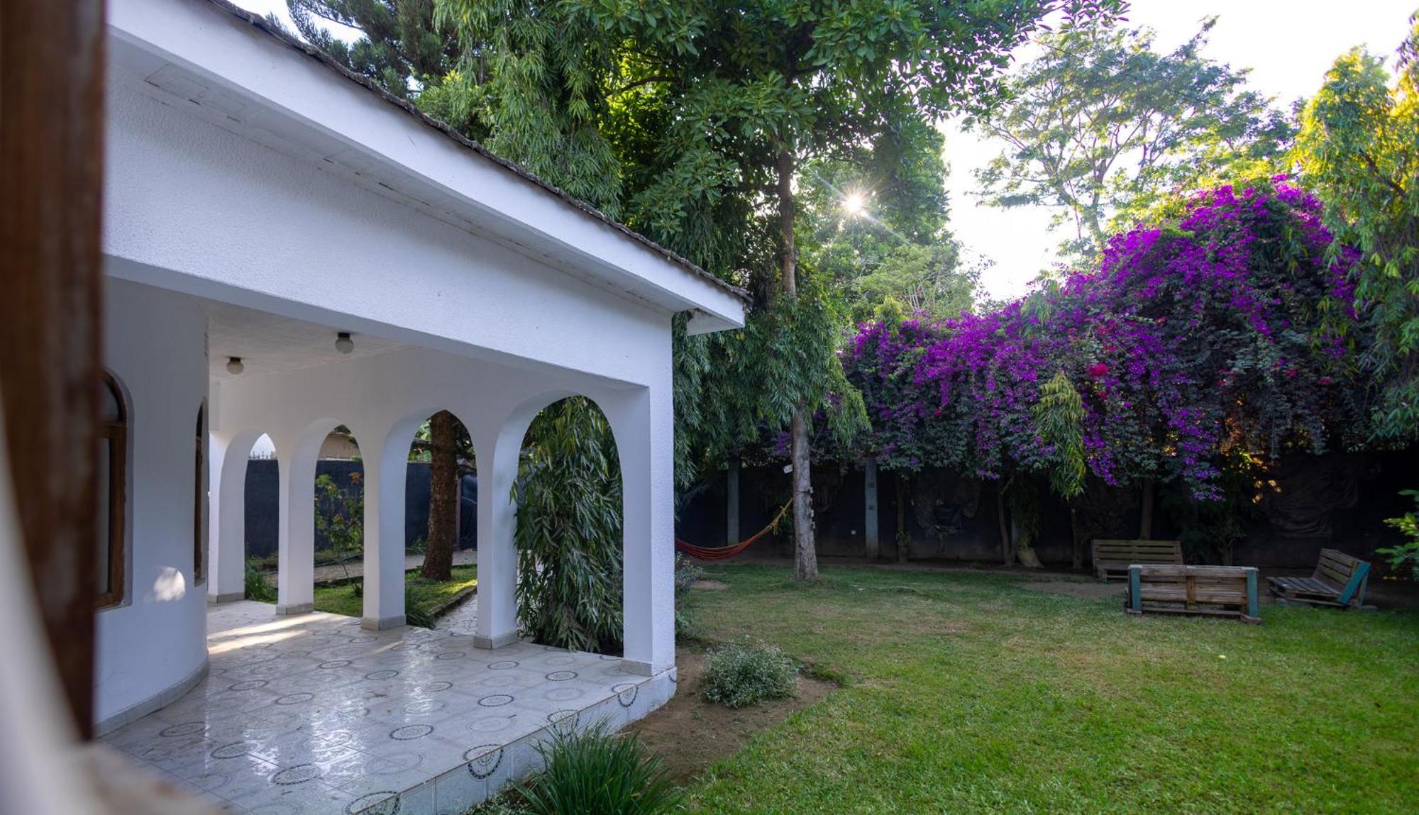 Bed and Breakfast Safari Adventures-House Arusha Esterno foto