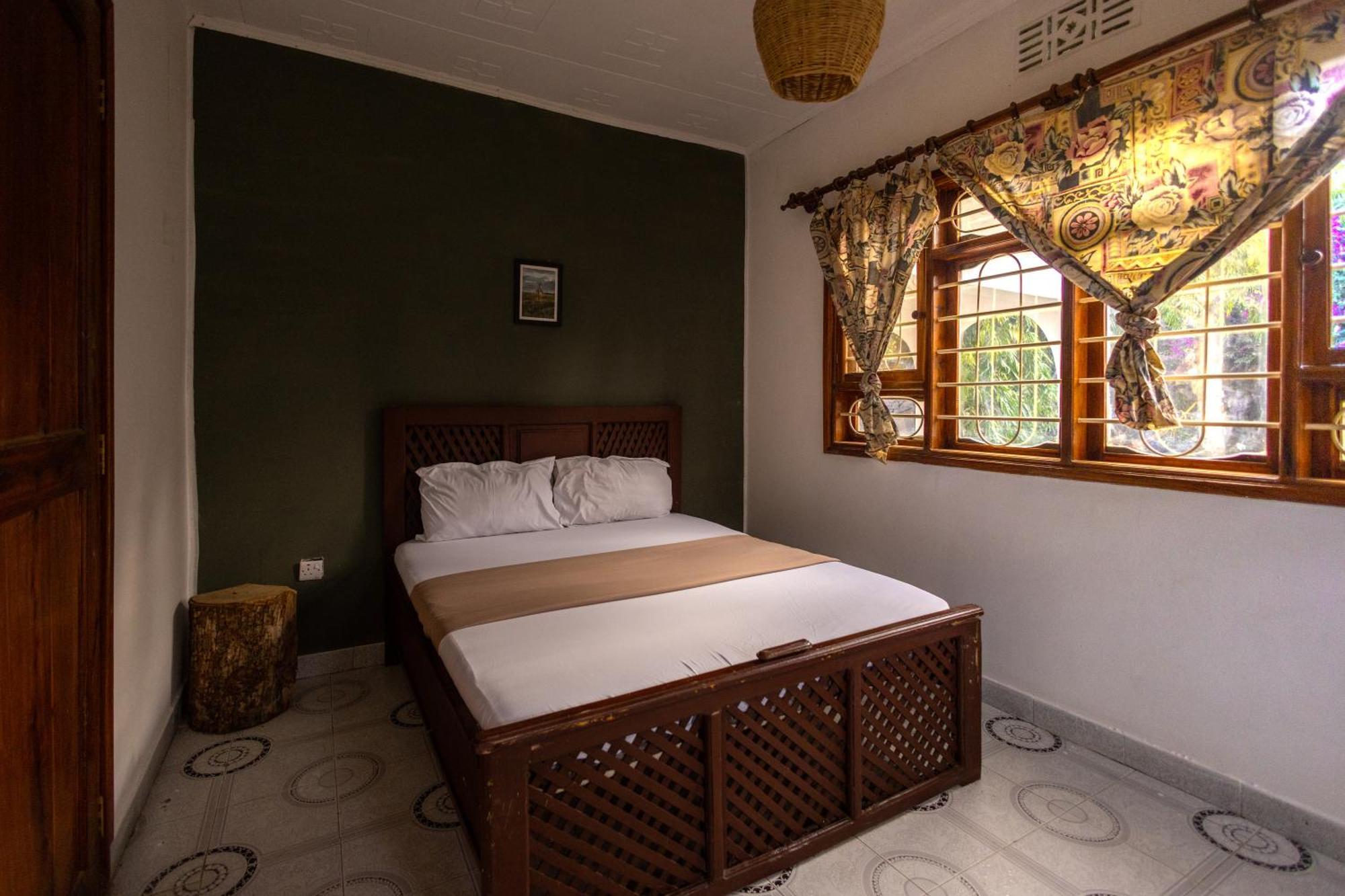 Bed and Breakfast Safari Adventures-House Arusha Esterno foto